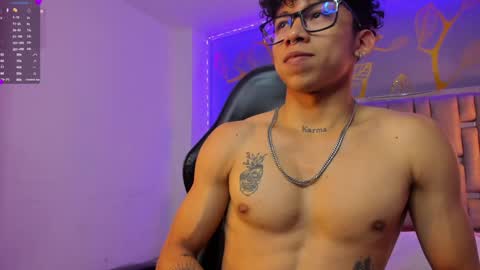 akazaboy online show from December 2024 10:24:02 AM