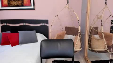     online show from November 2025 07:13:02 PM