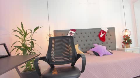 Alana online show from December 2024 04:57:01 AM