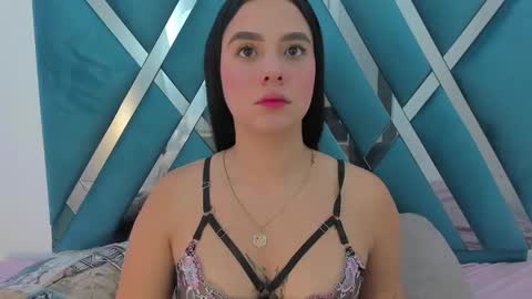 Alana Flores online show from September 2025 11:44:01 AM