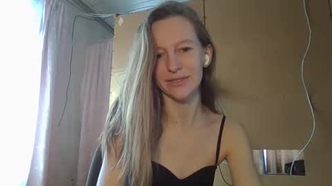 Elisa online show from February 2025 11:54:01 AM