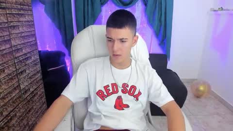 Snapshot of aleckk_boy chatting on November 2025 07:35:01 PM Aleck Boy online show from November 2025 07:35:01 PM