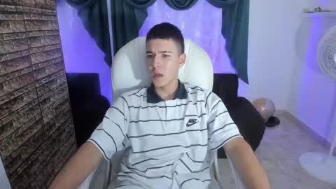 Snapshot of aleckk_boy chatting on November 2025 07:47:02 PM Aleck Boy online show from November 2025 07:47:02 PM