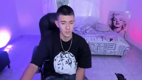 Snapshot of aleckk_boy chatting on December 2025 08:04:02 PM Aleck Boy online show from December 2025 08:04:02 PM