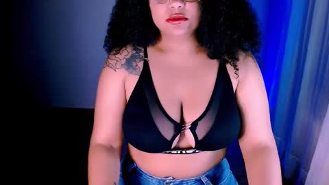 Alejandra  online show from January 2025 11:28:01 PM