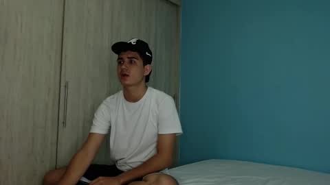 alejo_gray online show from September 2025 03:54:01 AM