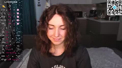 Snapshot of alena_mell chatting on December 2025 09:02:01 AM Alenkaaa online show from December 2025 09:02:01 AM