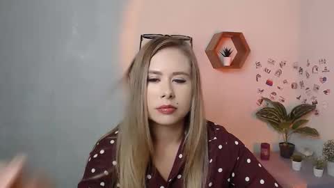 Alena online show from September 2025 10:26:02 AM