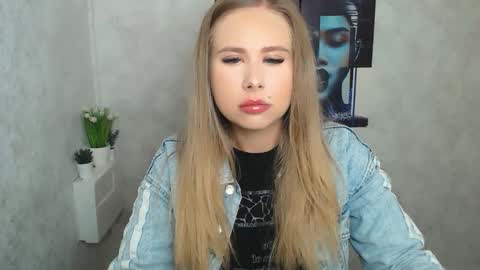 Alena online show from September 2025 05:06:02 AM