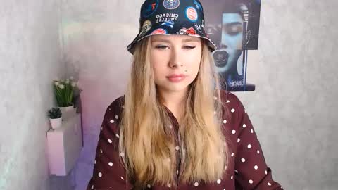 Alena online show from September 2025 04:34:02 AM
