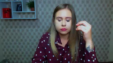 Alena online show from September 2025 05:44:02 AM