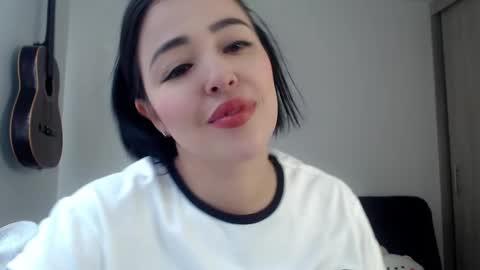 Aleska online show from November 2025 03:45:02 PM