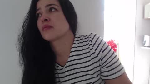 Aleska online show from November 2025 04:07:01 PM