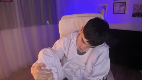 Alessandro . online show from September 2025 07:37:02 PM