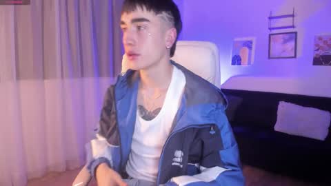 Alessandro . online show from September 2025 07:14:02 PM