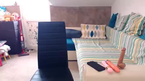 Snapshot of alesyadollblonde chatting on October 2025 12:44:02 PM AlesyadollBlonde online show from October 2025 12:44:02 PM