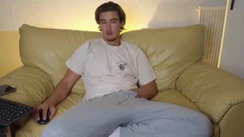 Snapshot of alex83530 chatting on October 2025 08:42:01 AM Alex83530 online show from October 2025 08:42:01 AM