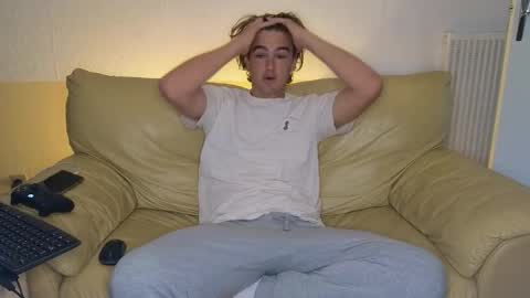 Snapshot of alex83530 chatting on November 2025 10:13:02 AM Alex83530 online show from November 2025 10:13:02 AM