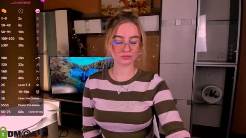 Snapshot of alexa_glory chatting on December 2024 10:41:02 PM Alexa online show from December 2024 10:41:02 PM
