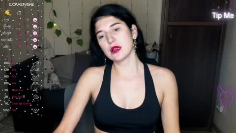 Snapshot of alianna_solo_kiss chatting on January 2025 12:30:01 PM Alianna online show from January 2025 12:30:01 PM