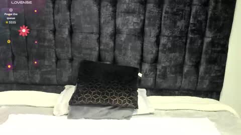 Snapshot of alice__morgan_ chatting on December 2025 12:03:02 PM Alice online show from December 2025 12:03:02 PM