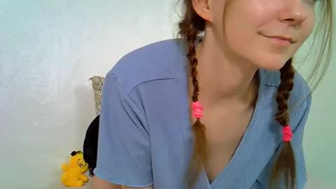 Snapshot of alicecutest chatting on November 2025 03:31:02 AM Alice online show from November 2025 03:31:02 AM