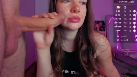Snapshot of alicekaneky_xx chatting on September 2025 11:37:01 PM Alice 19 Kaneky 19 online show from September 2025 11:37:01 PM