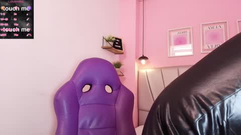 alicemillerr_ online show from December 2024 07:05:01 PM