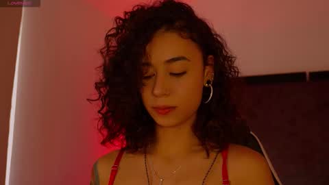 Alicestevens online show from November 2025 02:40:02 PM