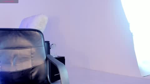 Alice online show from November 2025 08:11:02 PM