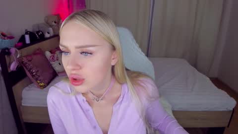 Snapshot of alinaocean chatting on October 2025 08:20:02 PM alinaocean online show from October 2025 08:20:02 PM