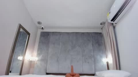 Alinna  online show from February 2025 07:53:02 PM