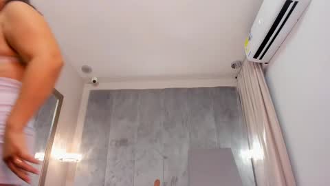 Alinna  online show from March 2025 07:20:02 PM