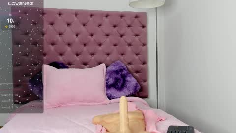 Alisson Domit  online show from March 2025 08:57:01 PM