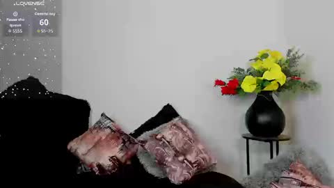Alisson Domit  online show from September 2025 02:51:01 PM