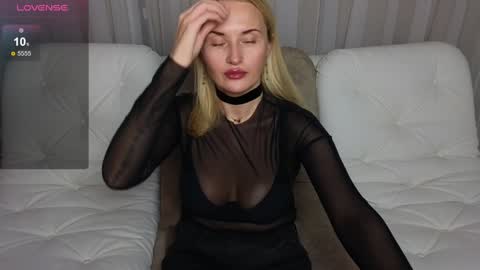 alisssarose online show from December 2024 04:28:01 PM