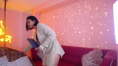alyn online show from February 2025 06:38:01 PM