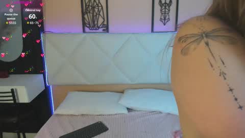 Snapshot of alyy_cooper_ chatting on September 2025 12:18:01 PM Aly online show from September 2025 12:18:01 PM