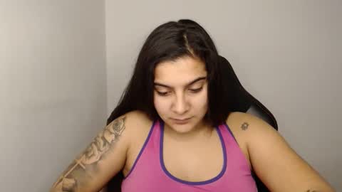 The queen of the biceps  online show from January 2025 01:32:01 AM