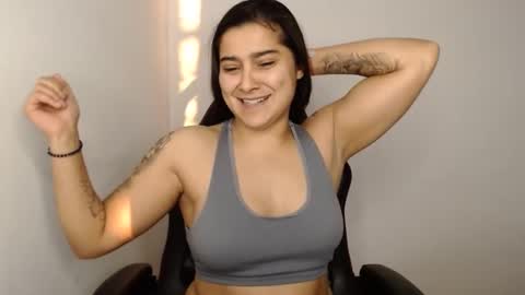 The queen of the biceps  online show from January 2025 02:56:02 PM