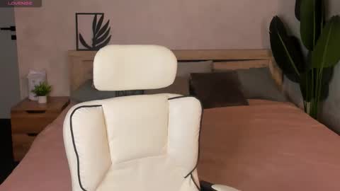 Amanda online show from November 2025 07:41:02 AM