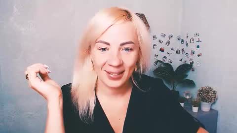 Amanda online show from September 2025 04:01:01 AM