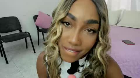 Snapshot of amaraluxe chatting on November 2025 04:08:02 PM amaraluxe online show from November 2025 04:08:02 PM