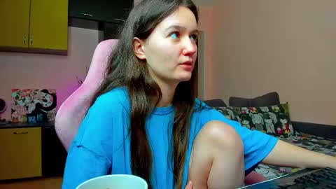 Snapshot of ameli_moon chatting on November 2025 05:37:01 PM Eileen online show from November 2025 05:37:01 PM