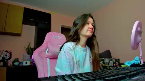 Snapshot of ameli_moon chatting on December 2025 11:30:02 AM Eileen online show from December 2025 11:30:02 AM