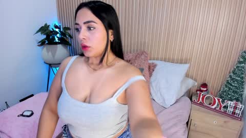 Amelie online show from December 2024 04:36:01 PM
