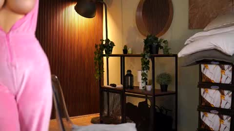 ammylicious_doll online show from September 2025 04:58:01 AM