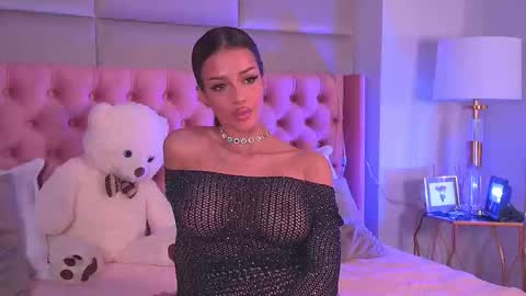 Snapshot of amyra_moon chatting on October 2025 03:58:02 AM Amyra online show from October 2025 03:58:02 AM