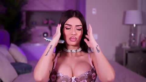 Snapshot of amyra_moon chatting on December 2025 09:18:01 AM Amyra online show from December 2025 09:18:01 AM