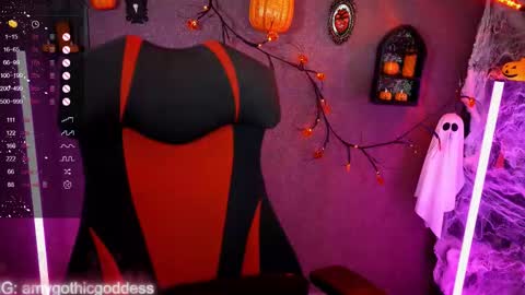 Snapshot of amywhitenessxx chatting on October 2025 10:45:01 AM Amy switch Goddess divine Mistress online show from October 2025 10:45:01 AM